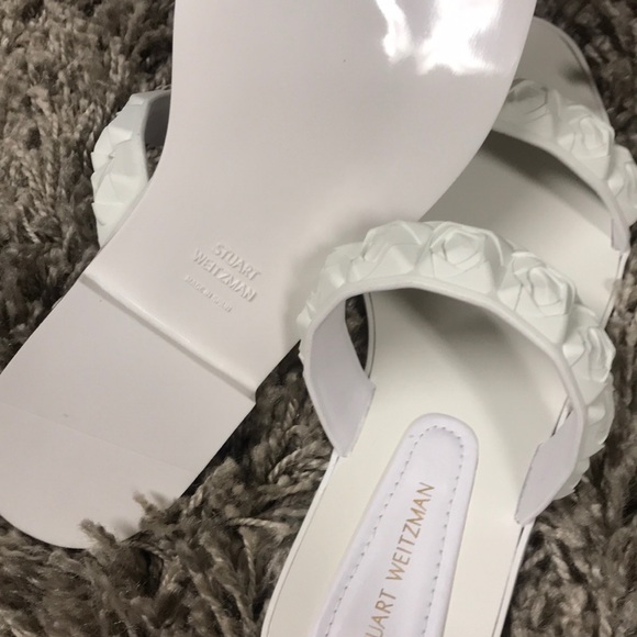 2 Hrs left Stuart Weitzman white rosita sandals - Picture 3 of 3